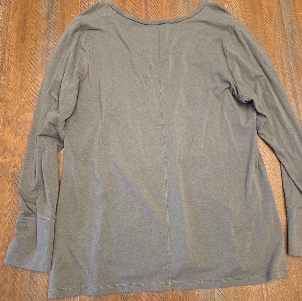 🎈2/$15 A.N.A Green Feather Print Women's Top- XL - Picture 3 of 4